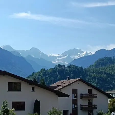 Swiss Alpine View בית נופש *